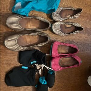 3 pairs well loved tieks size 6
